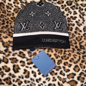 Louis Vuitton Monogram Black and White Beanie